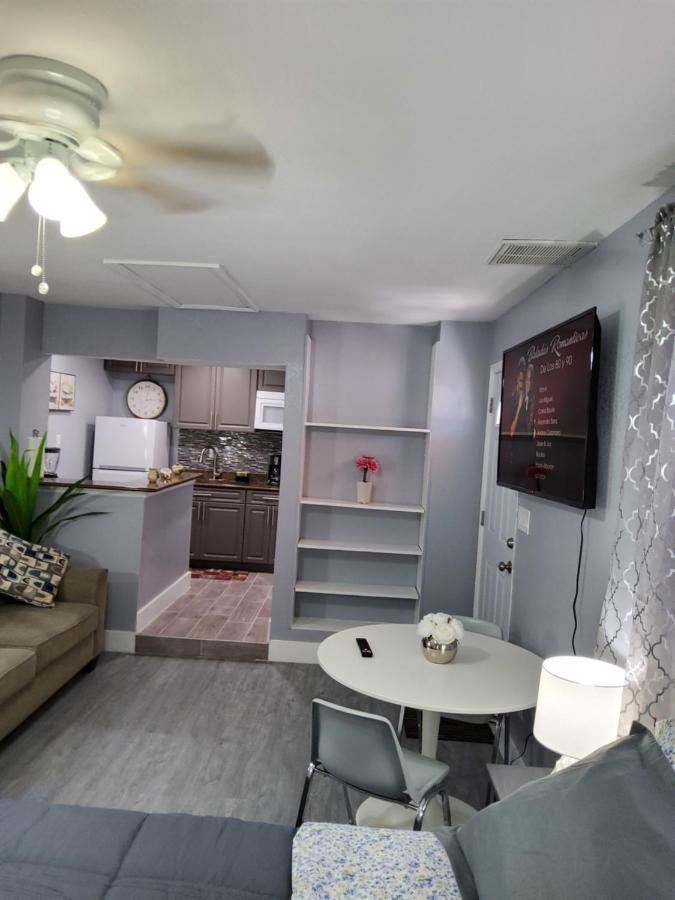Privada Cerca De Todo Homestay Tampa